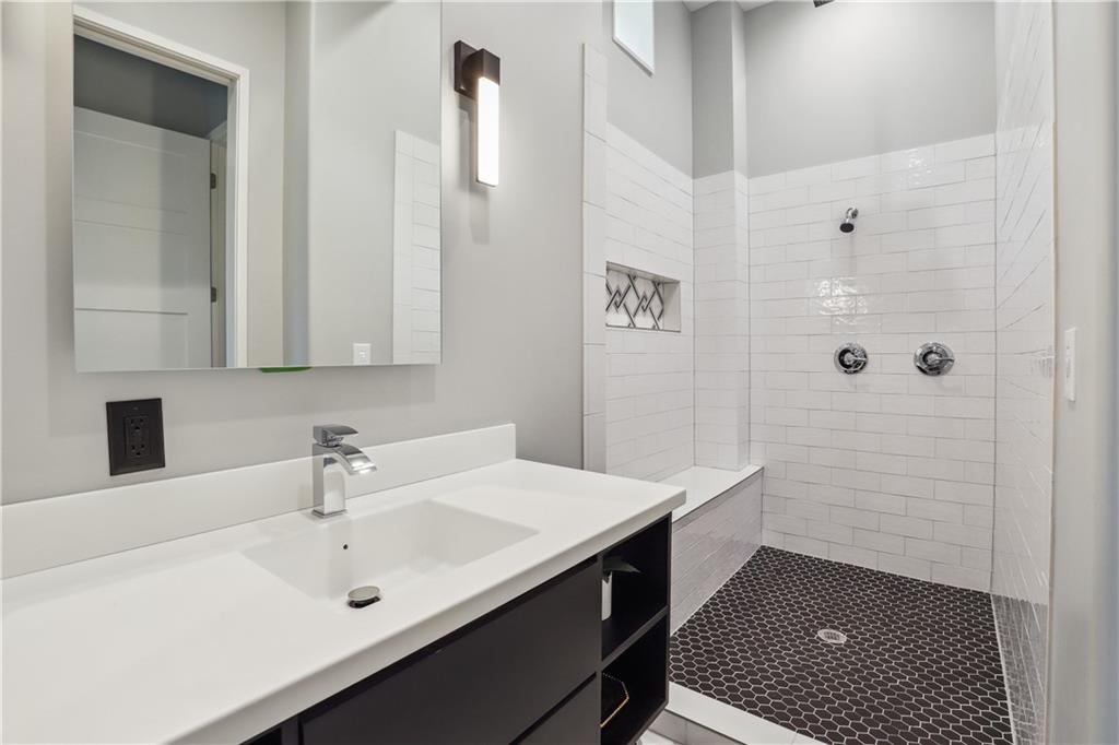 10239 N Kansas Avenue