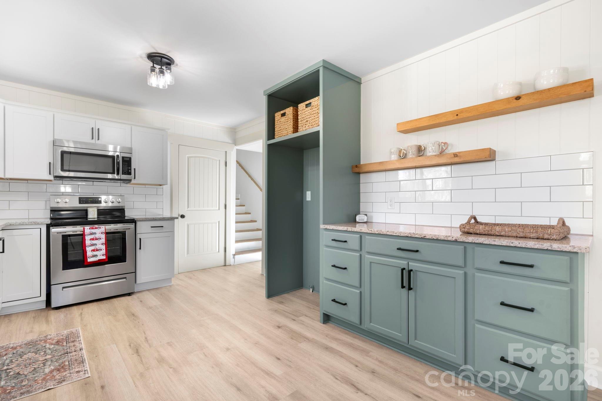106 Royalwood Drive