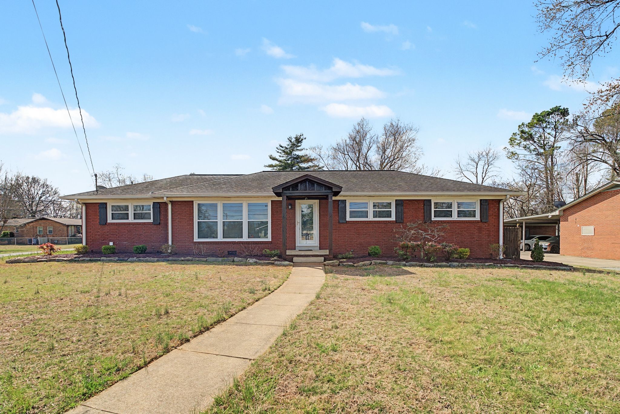 206 Blue Ribbon Pkwy — sold