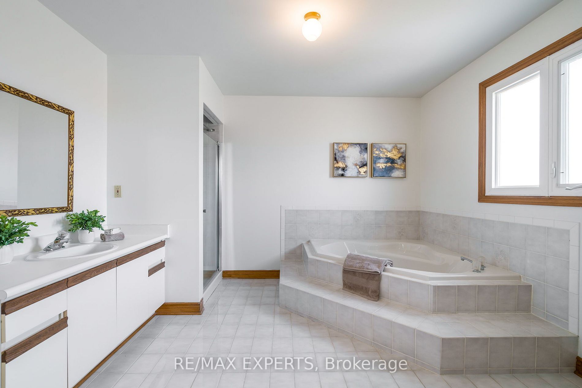 5 Cabaletta Cres