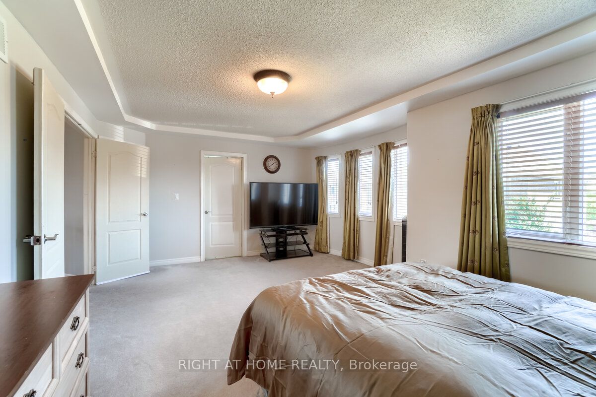 3020 Hawktail Cres L5M 6W3