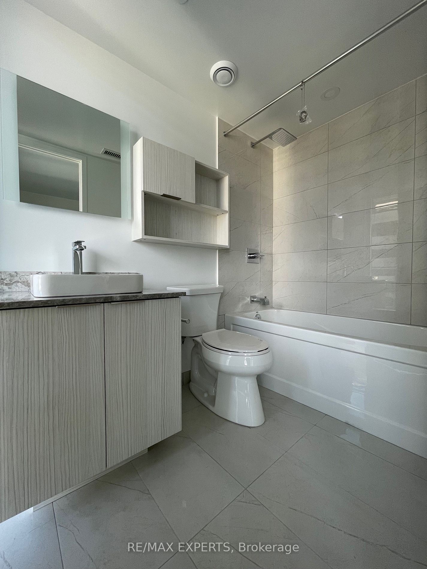 18 Maitland Terr 1212