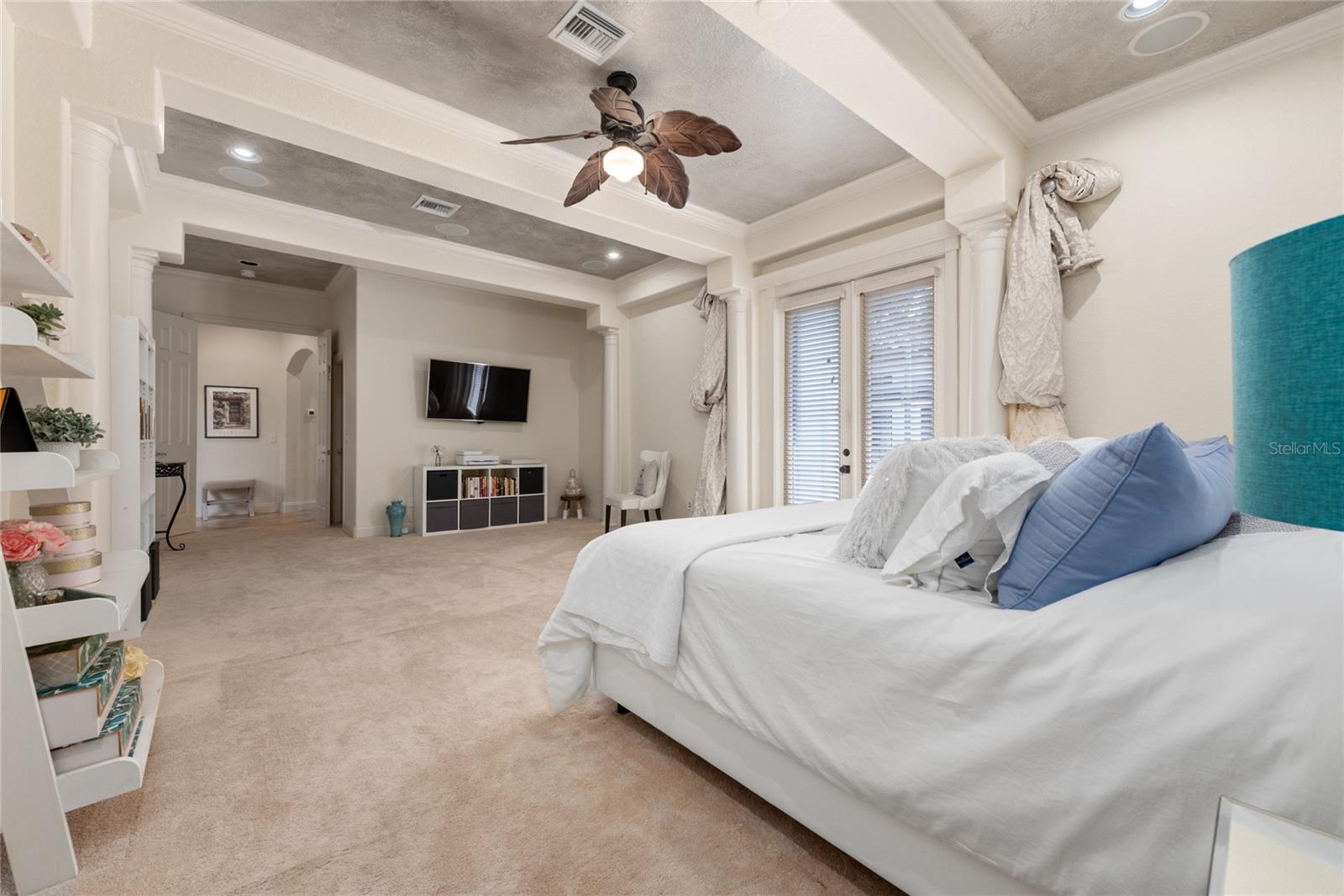 6221 Blakeford Drive