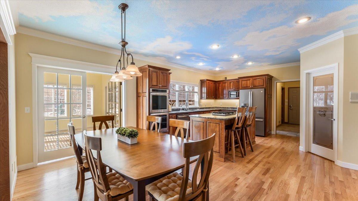 715 Falcon Court
