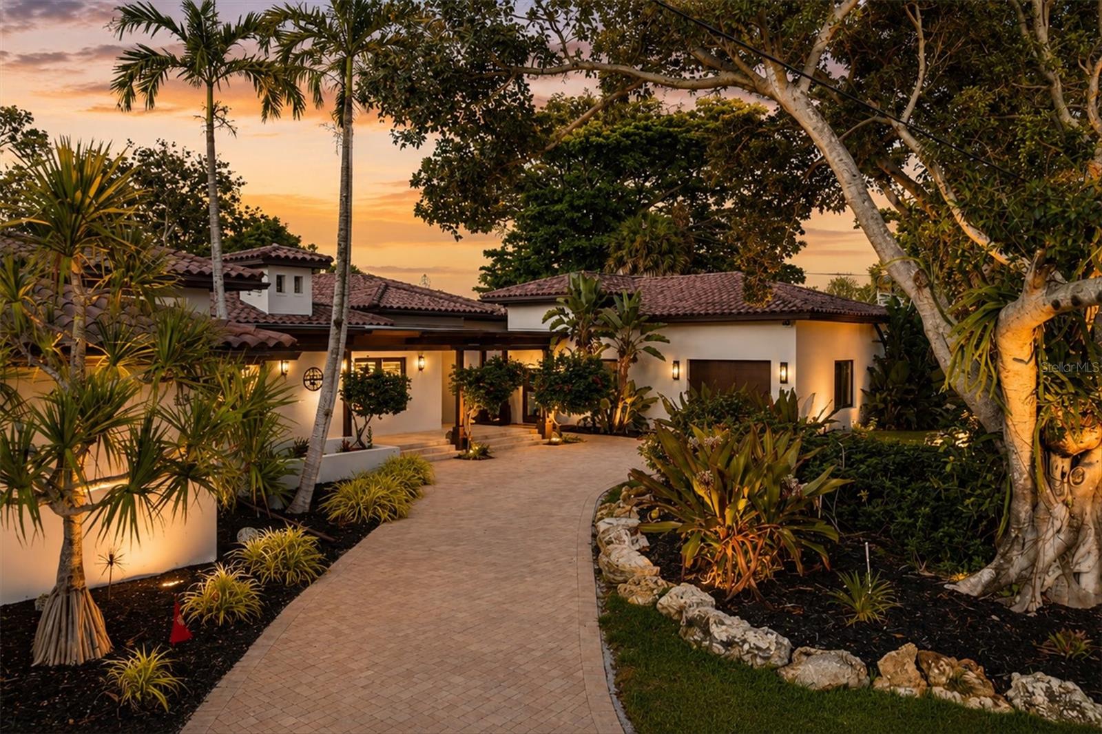829 Idlewild Way, Sarasota, FL