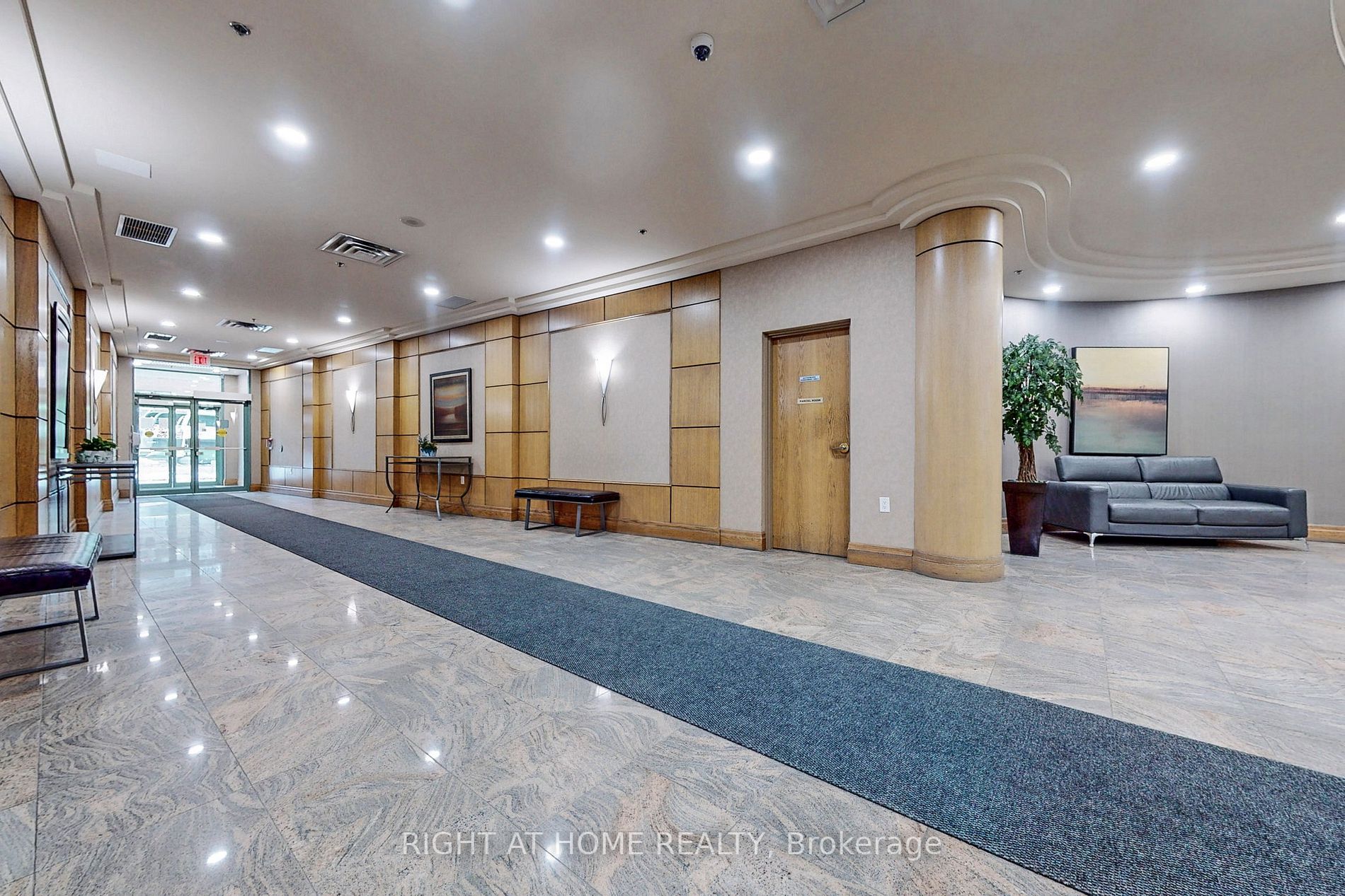 5500 Yonge St 1002