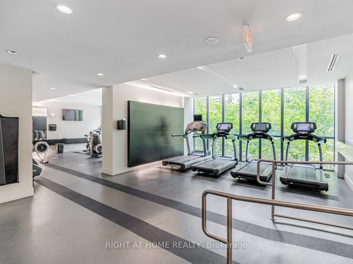 110 E Charles St 1508