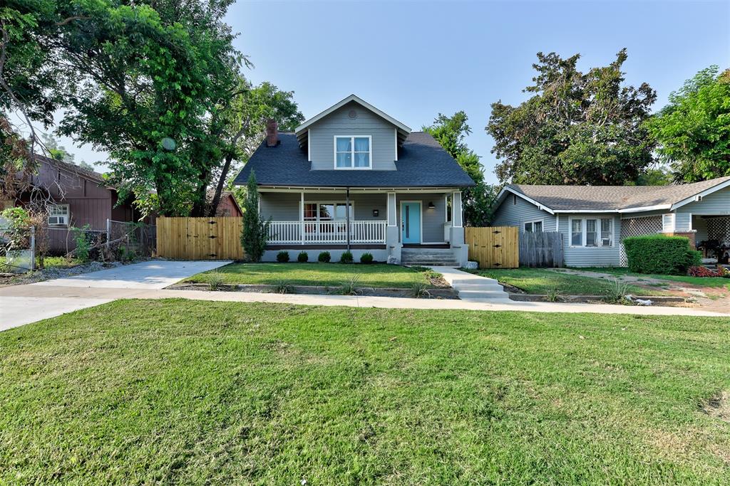 Beautifully Remodeled Home – 4 Bed / 2 Bath / 2,016 SF
Fully renovated in 2022, this spacious 4-bedroom, 2-bath home blends modern updates with everyday comfort. The open floor plan features stylish finishes, upgraded kitchen and baths, and plenty of natural light. A 2-car carport provides convenient covered parking, and the 2,016 square feet of living space offers room for both relaxation and entertaining.