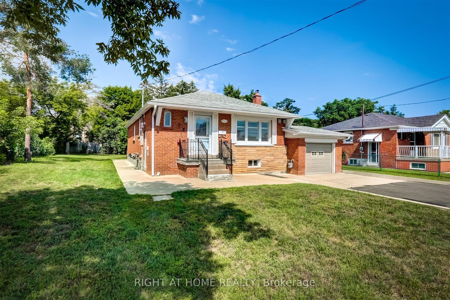 2515 Donnavale Dr