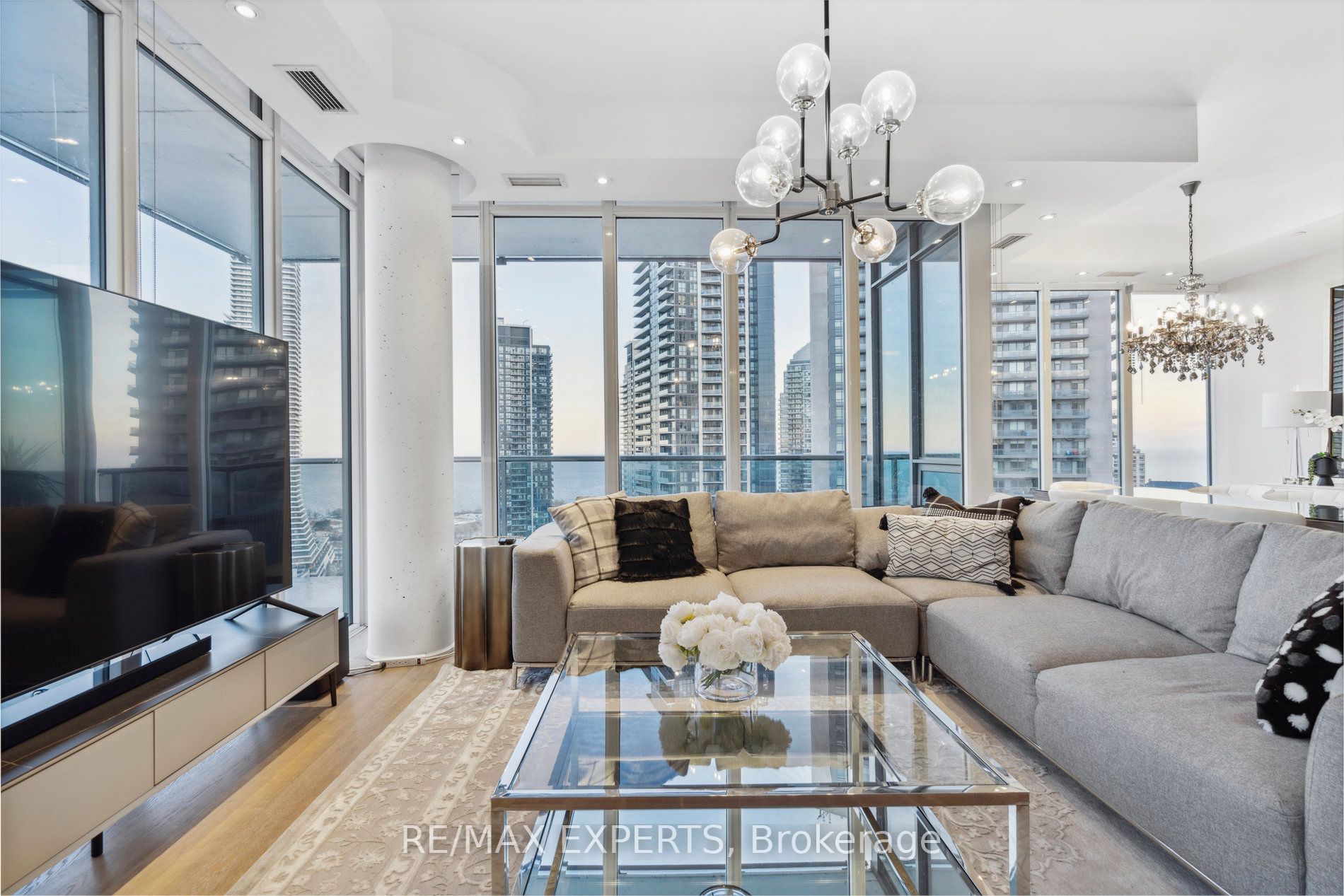 90 Park Lawn Rd PH-3007
