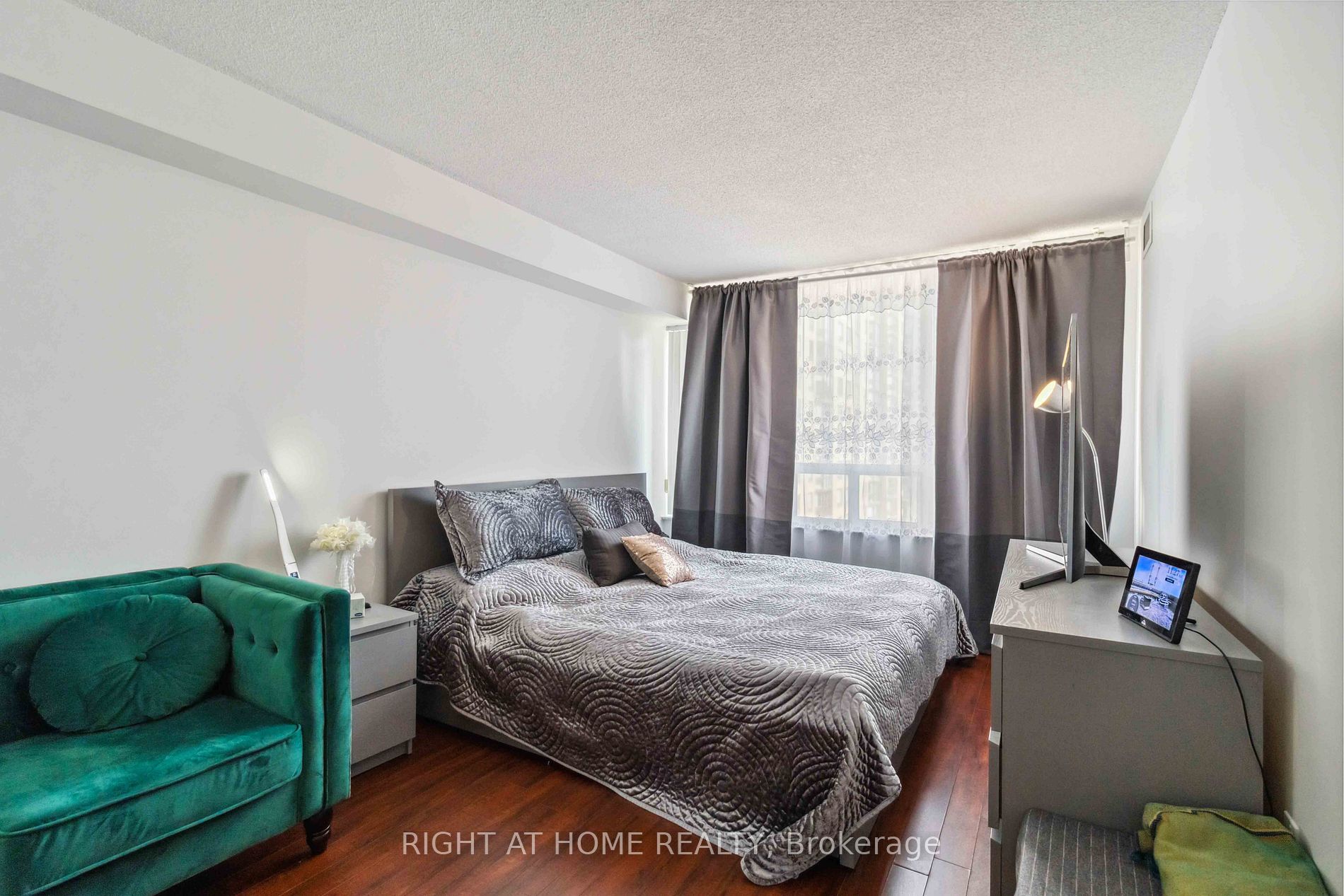 285 Enfield Pl 611