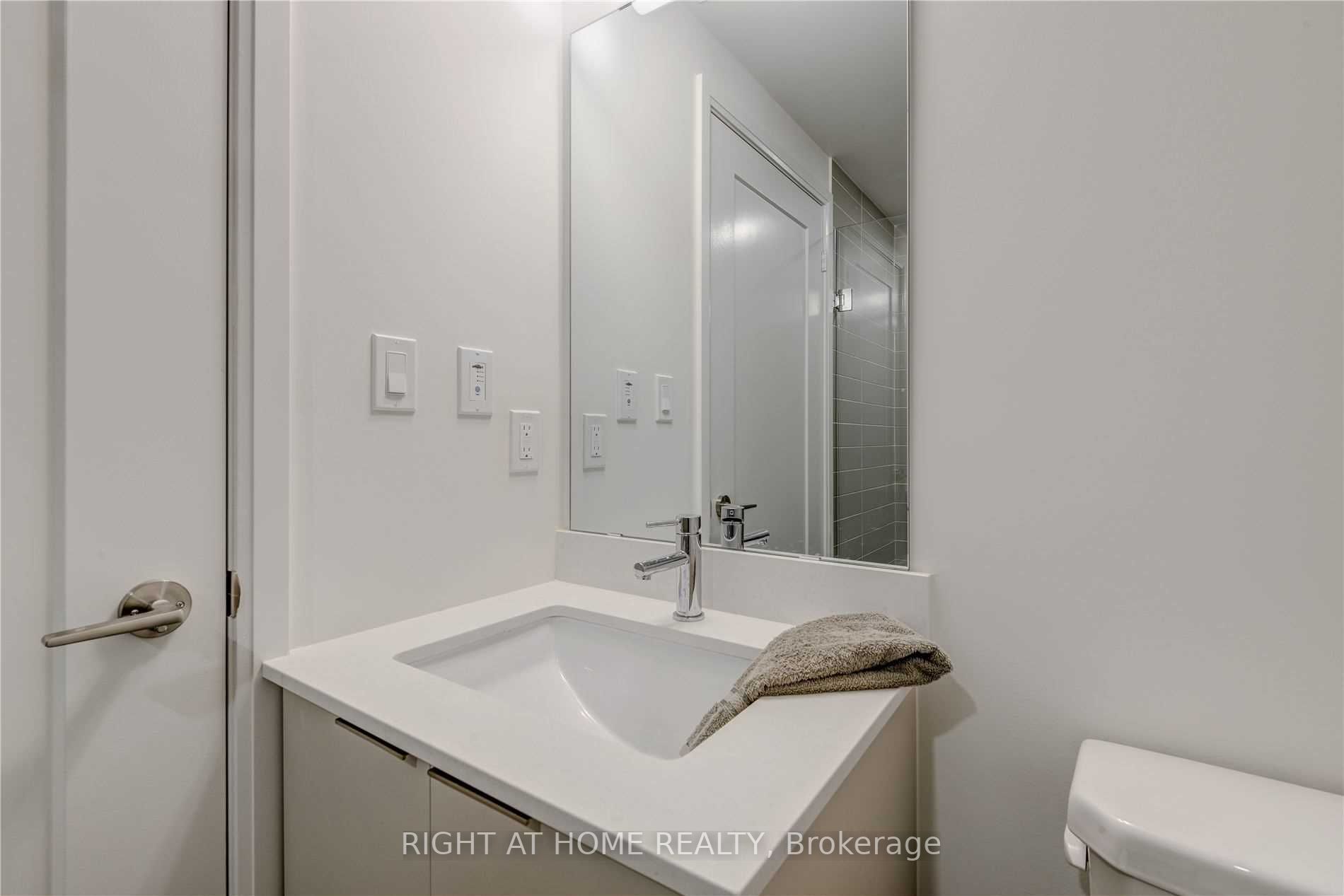 576 W Front St 726