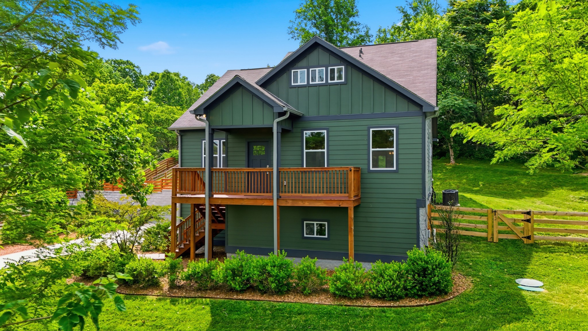 157 Lena Loop