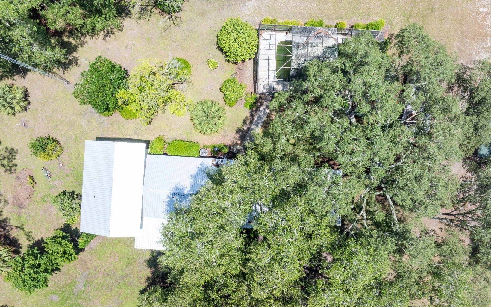 112 NE Rowan Rd
