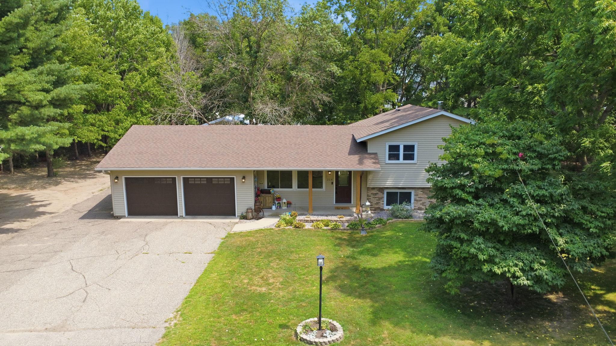 214 Highview Drive W