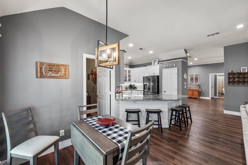 2811 London Lane
