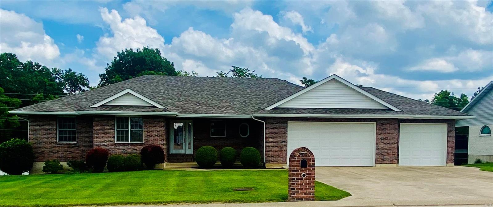 400 Hummingbird Lane