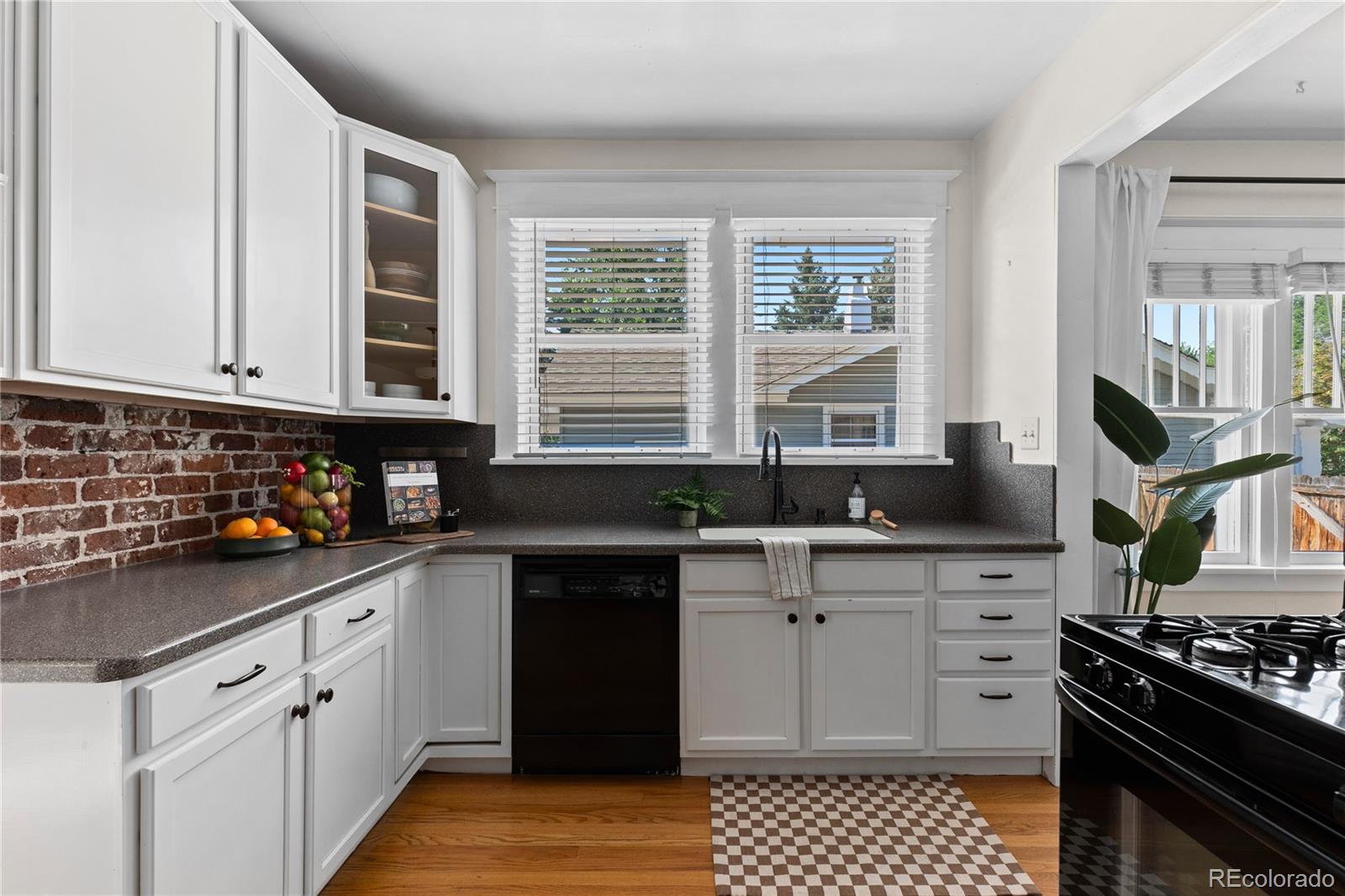 2042 S Humboldt Street