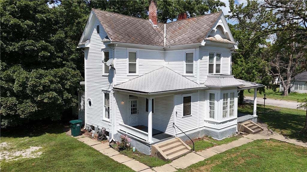 805 W Sycamore Street