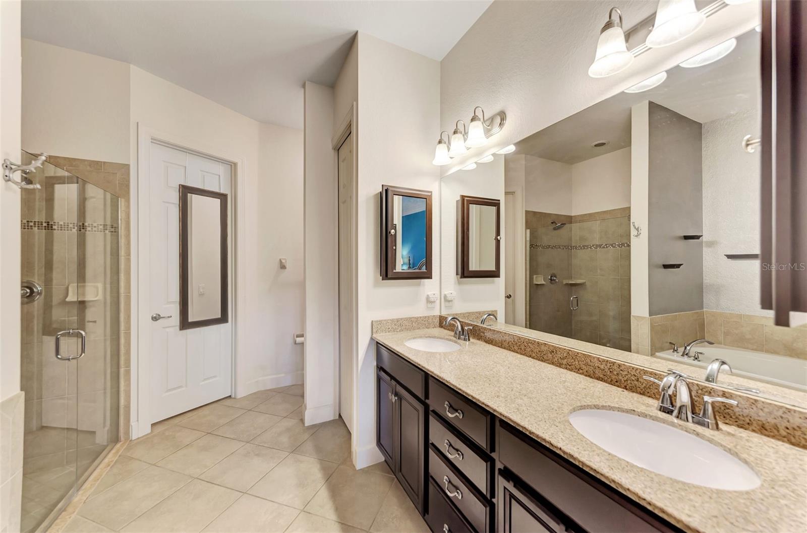 13104 Creekside Lane