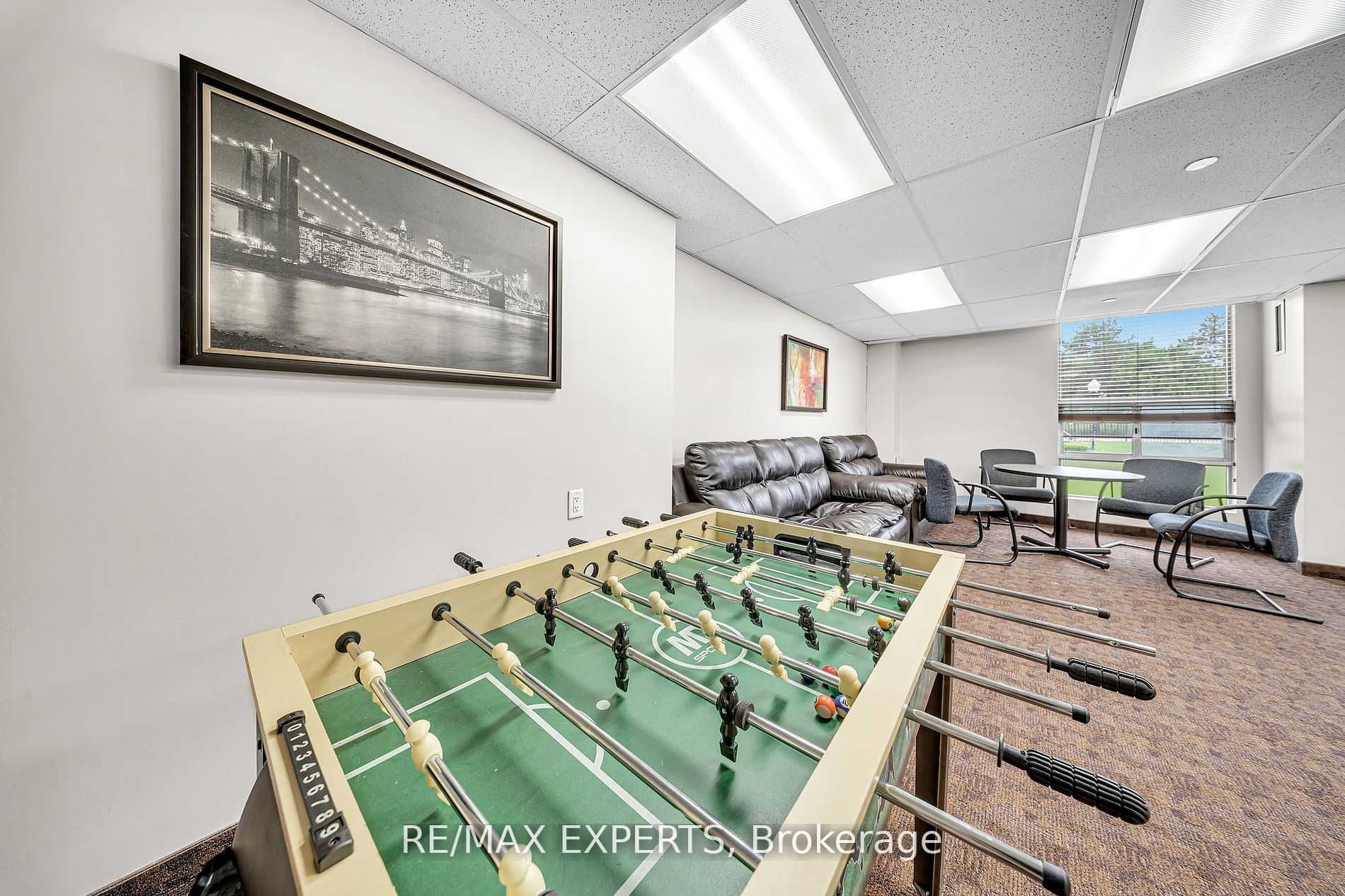25 Kensington Rd 211
