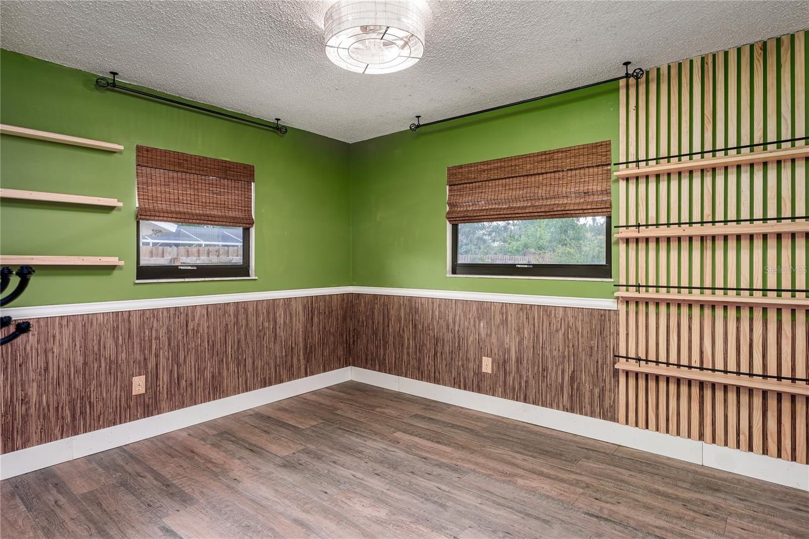 5012 Woodlawn Circle W