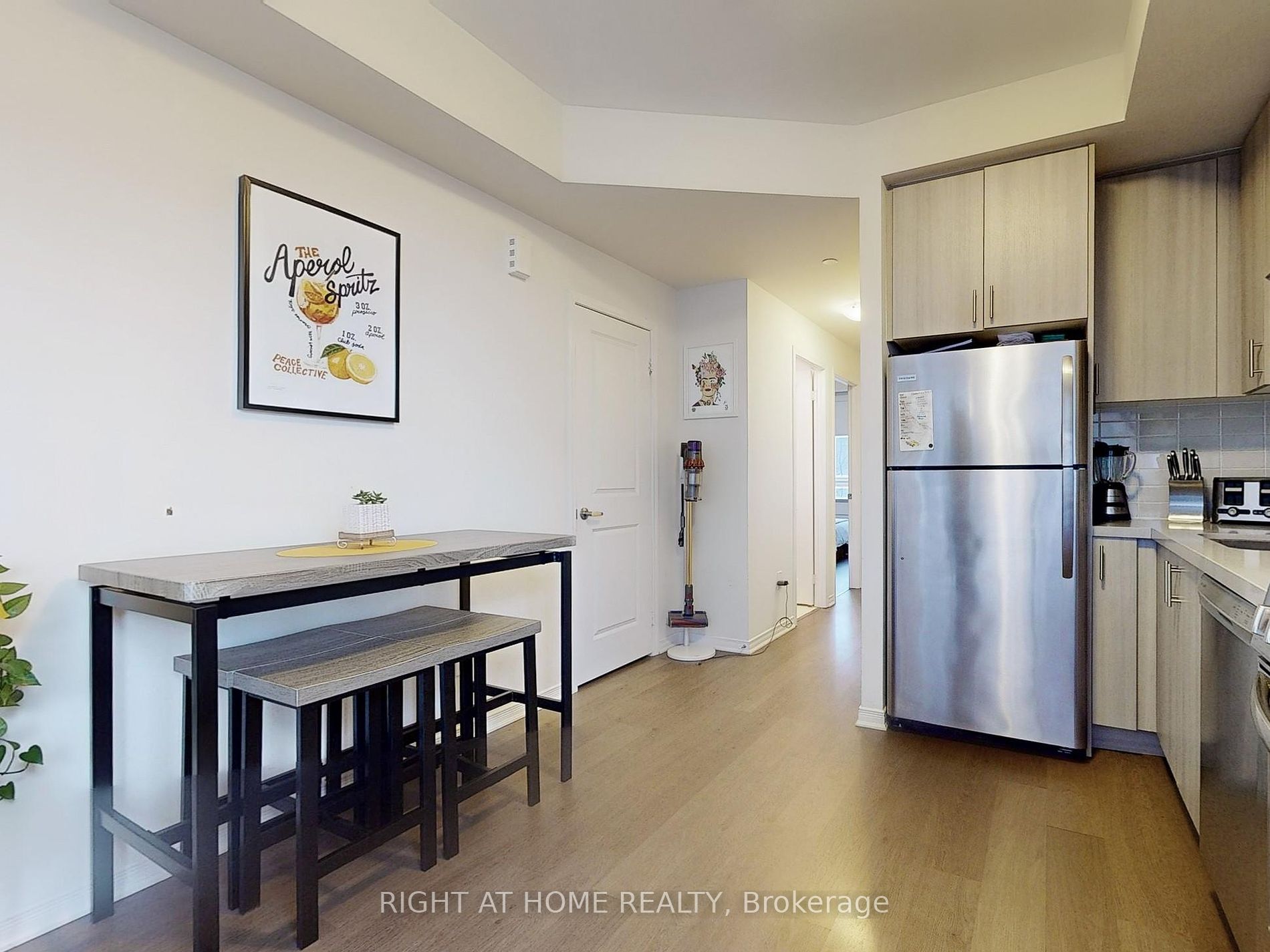 1100 Briar Hill Ave 201