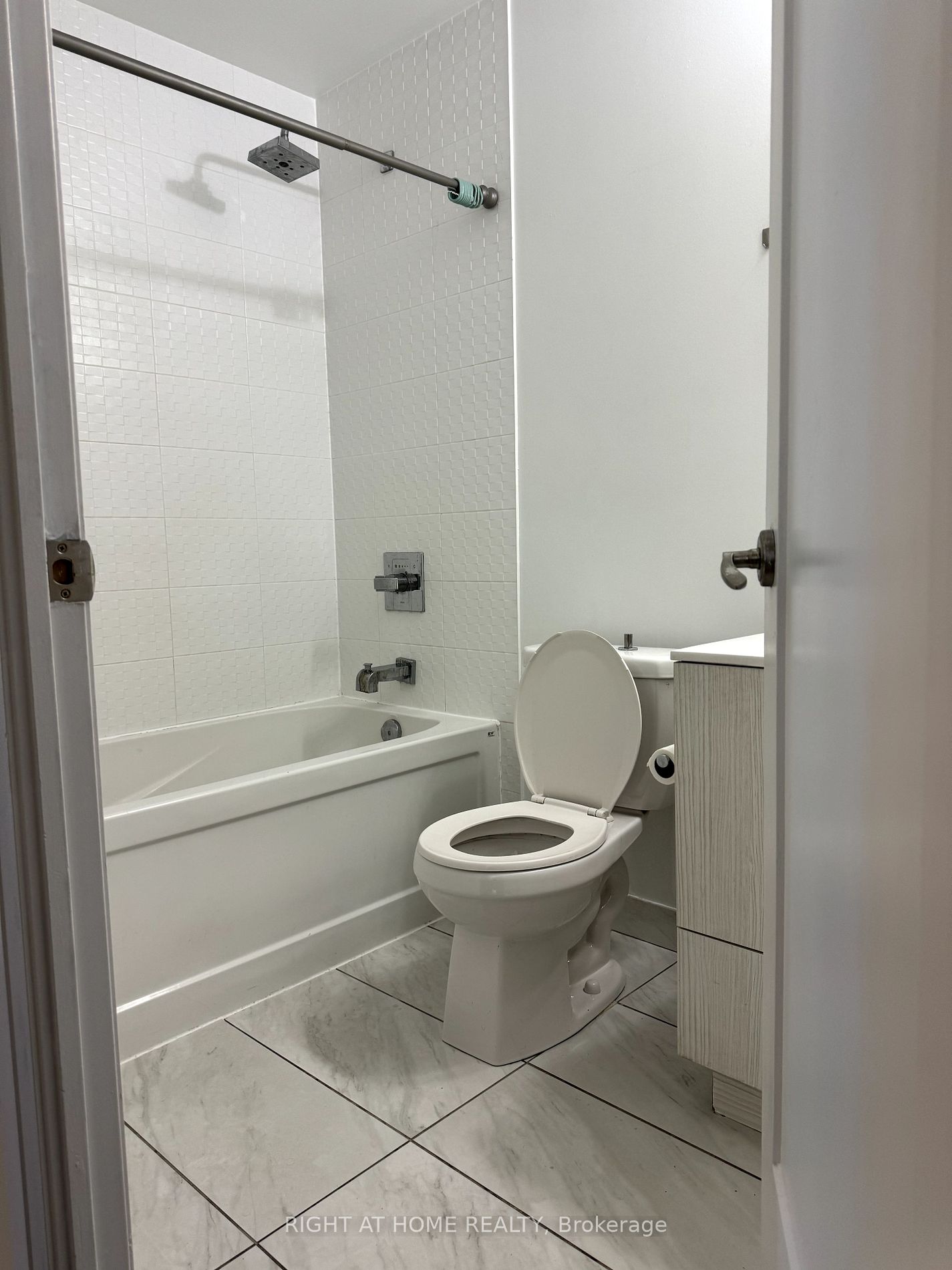 56 Annie Craig Dr 2505