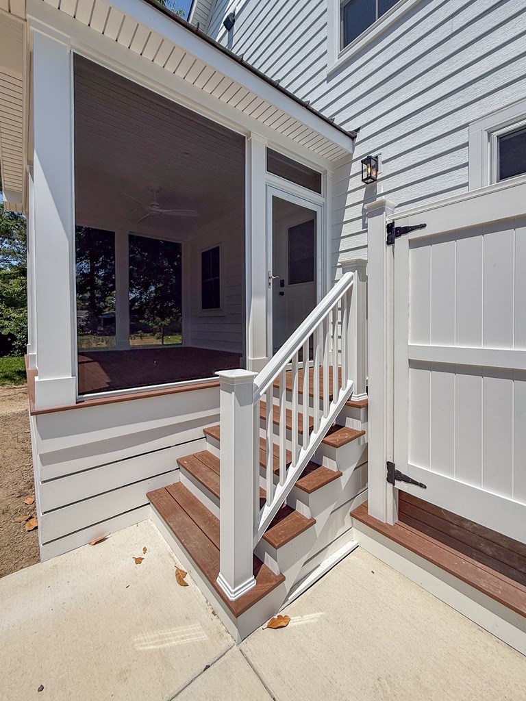 714 Monroe Ave 32