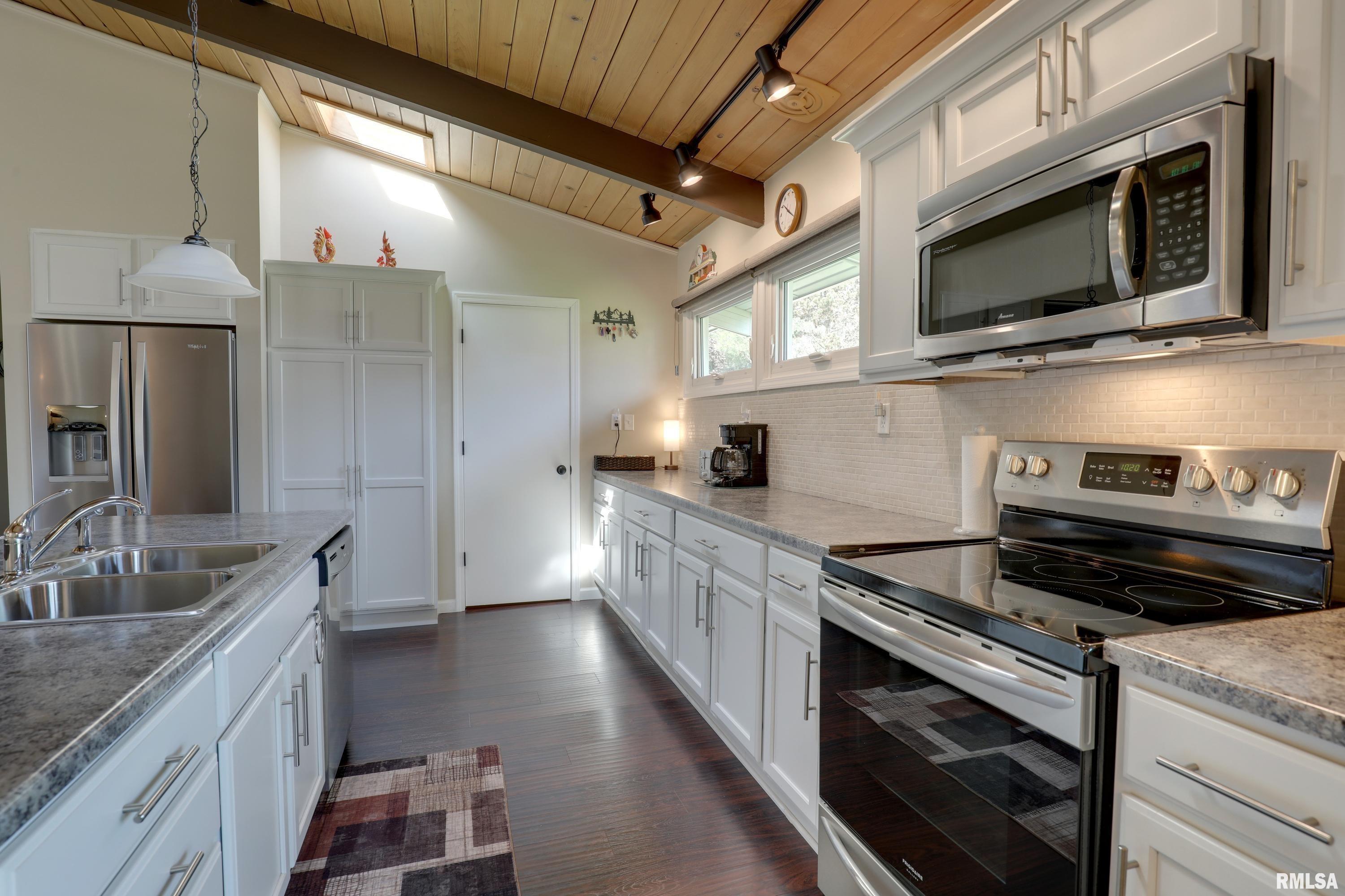 728 Ridgewood Drive