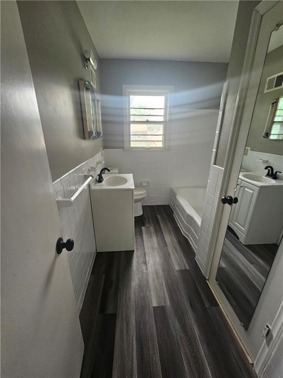 800 - 802 E 75th Terrace