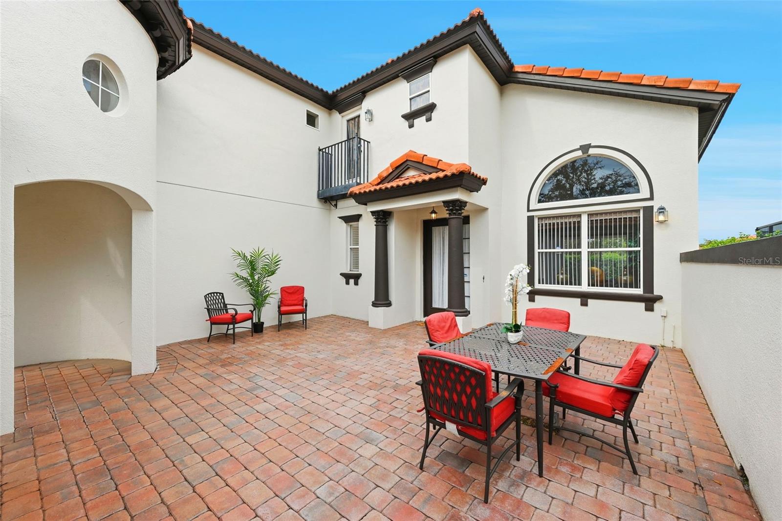 910 Lascala Drive