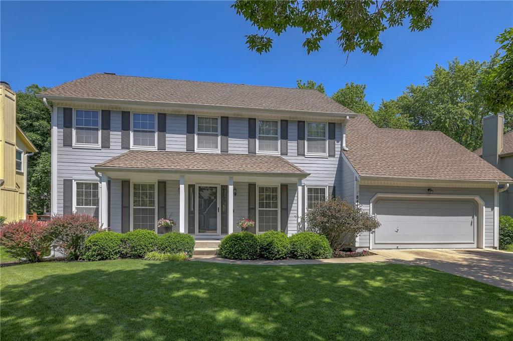 Lenexa Real Estate: 8449 Lakeview Avenue KS 66219 $425,000