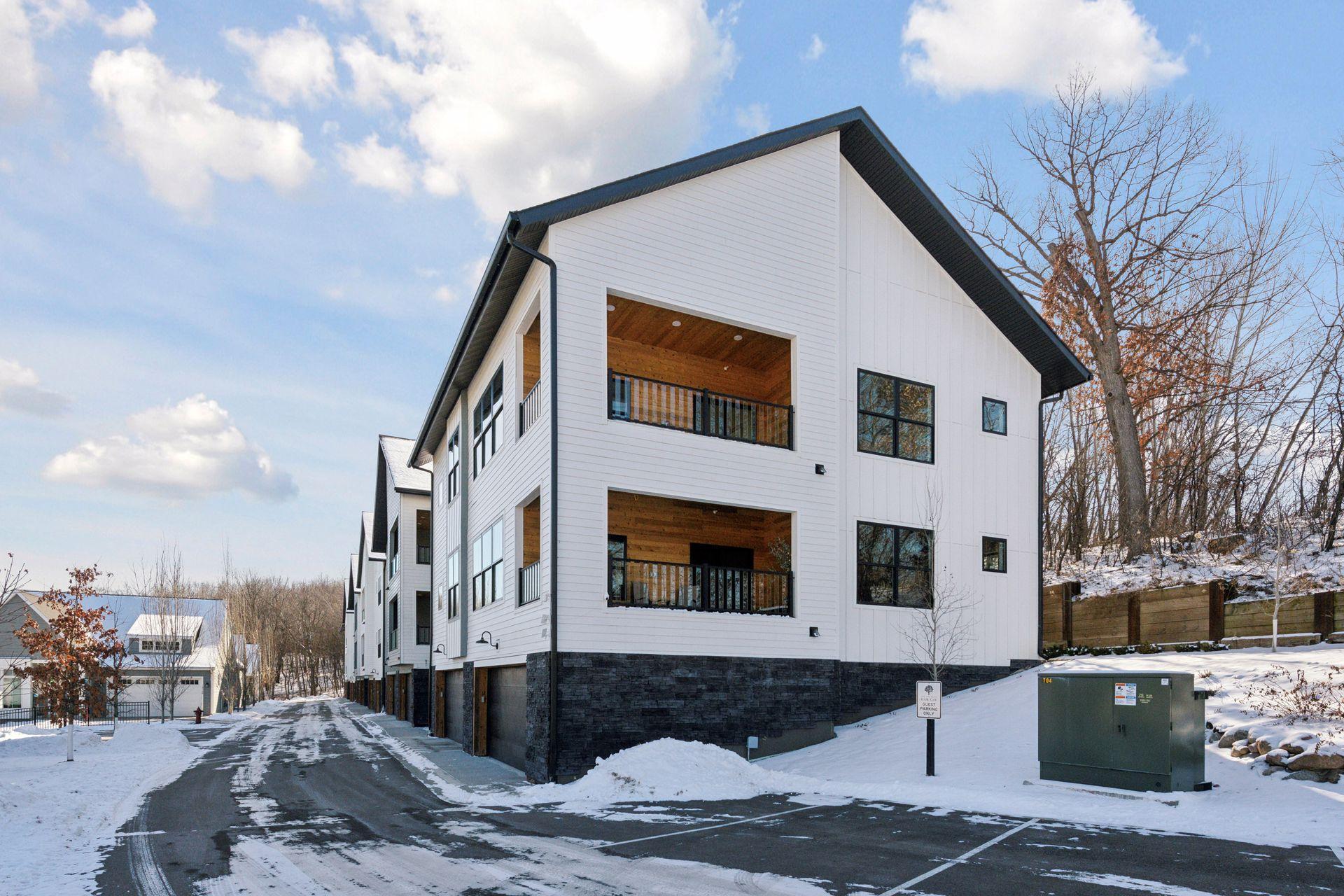 5734 Shady Oak Road S 12