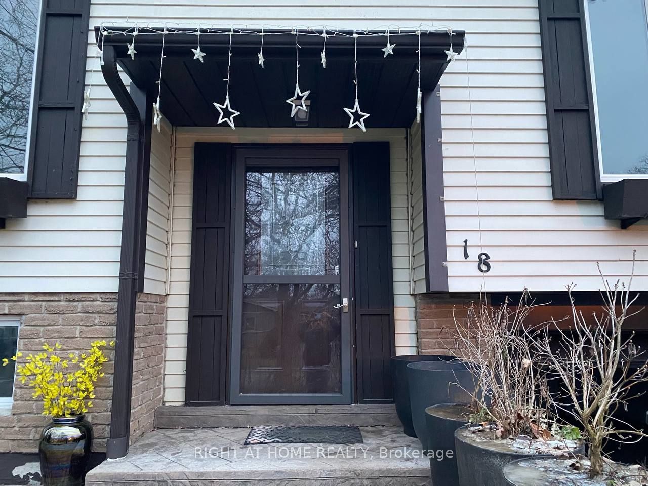 18 Red Mills Dr