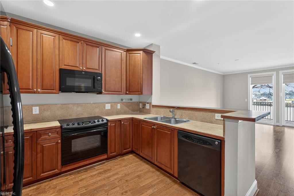 955 Bolling Avenue 204