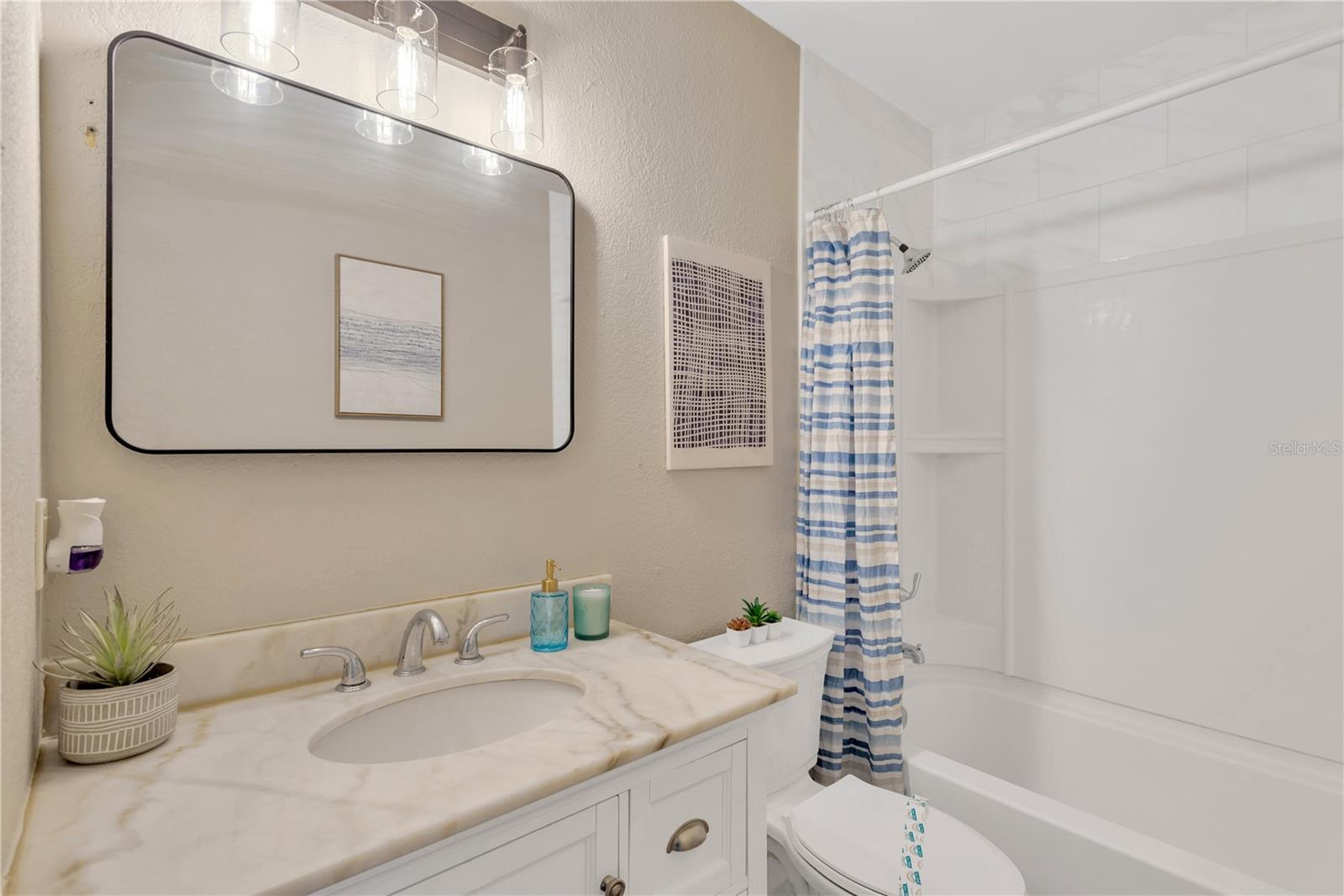 6509 S Englewood Avenue