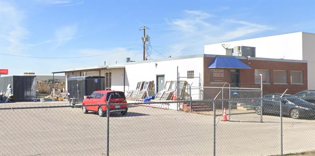 This is a fantastic opportunity to acquire or lease a versatile, single-story industrial property located in Oklahoma City. Offering approximately 4,000 SF of durable masonry and concrete block building space situated on a generous 24,600 SF gross parcel (approximately 0.565 acres), this property is exceptionally well-suited for contractors, service businesses, or warehouse operations. Site amenities include convenient access to I-40 and a fully paved, fenced setting that provides excellent exterior circulation, as well as an integrated loading dock and protective canopy. Notably, the air conditioning system was successfully moved to the roof in November 2023.  Don't miss out on this functional industrial space with robust yard potential. *Owner is a licensed broker*
