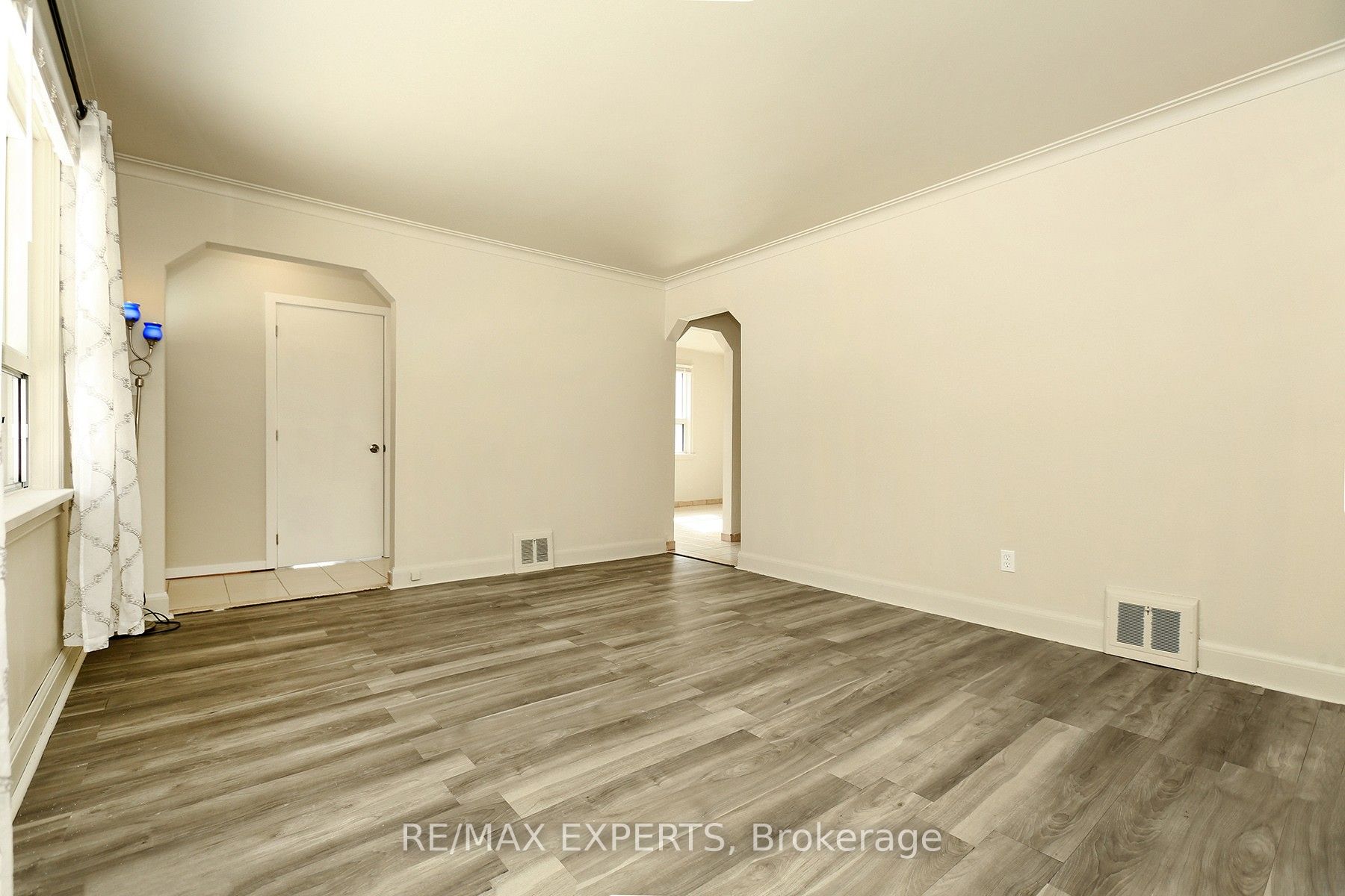 100 North Carson St UPPER