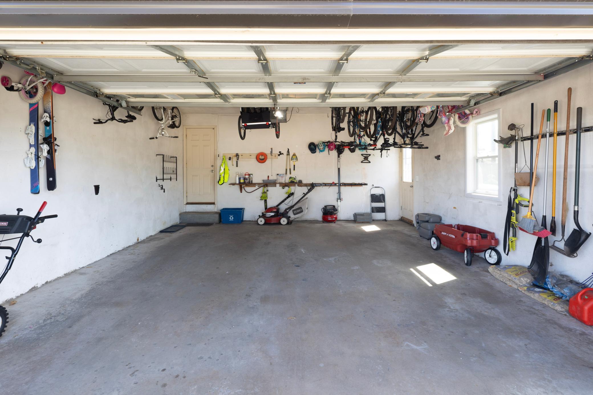 2420 Dunlap Street N