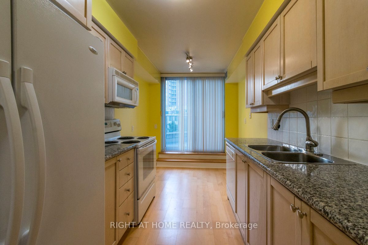 80 Harrison Garden Blvd 316