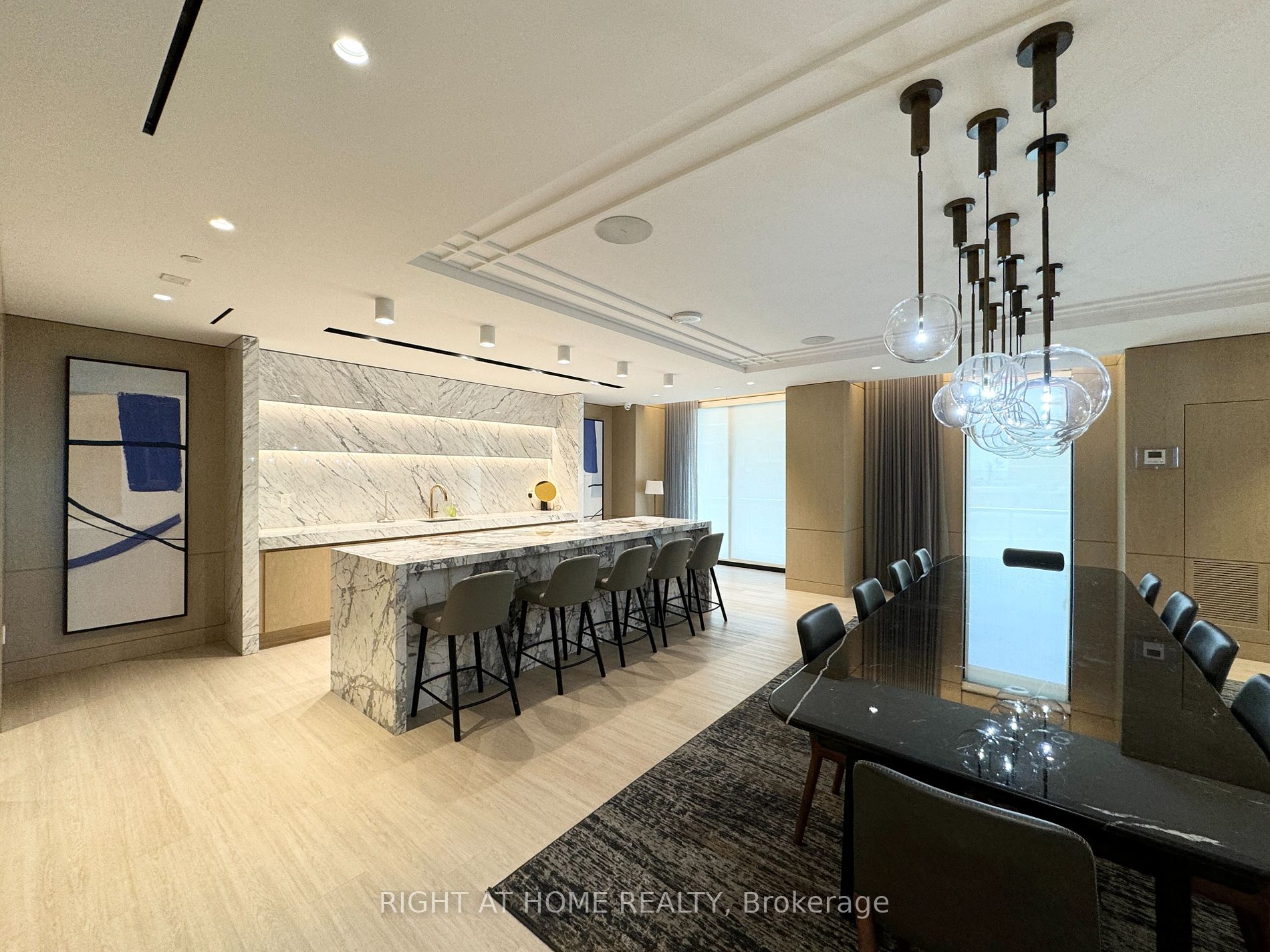 118 Merchants' Wharf 912