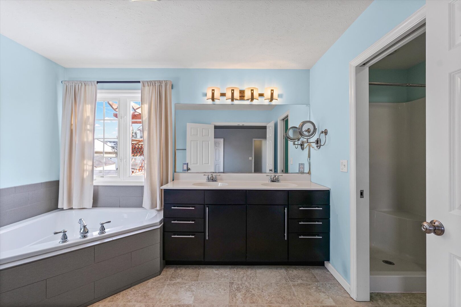 3905 Brookfield Drive