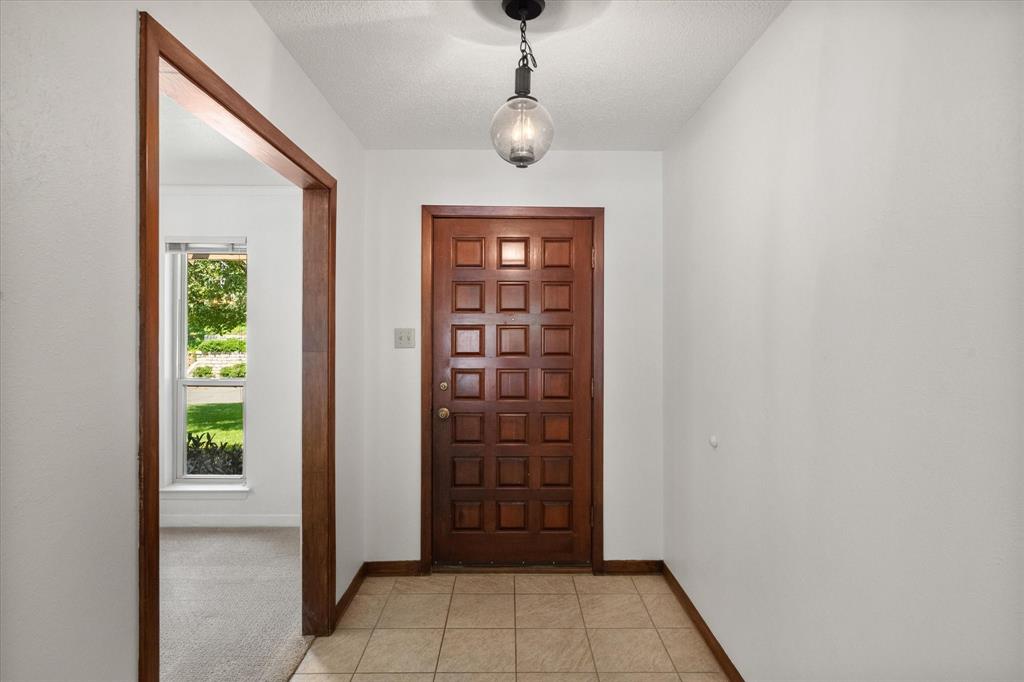 2216 Shadywood Court