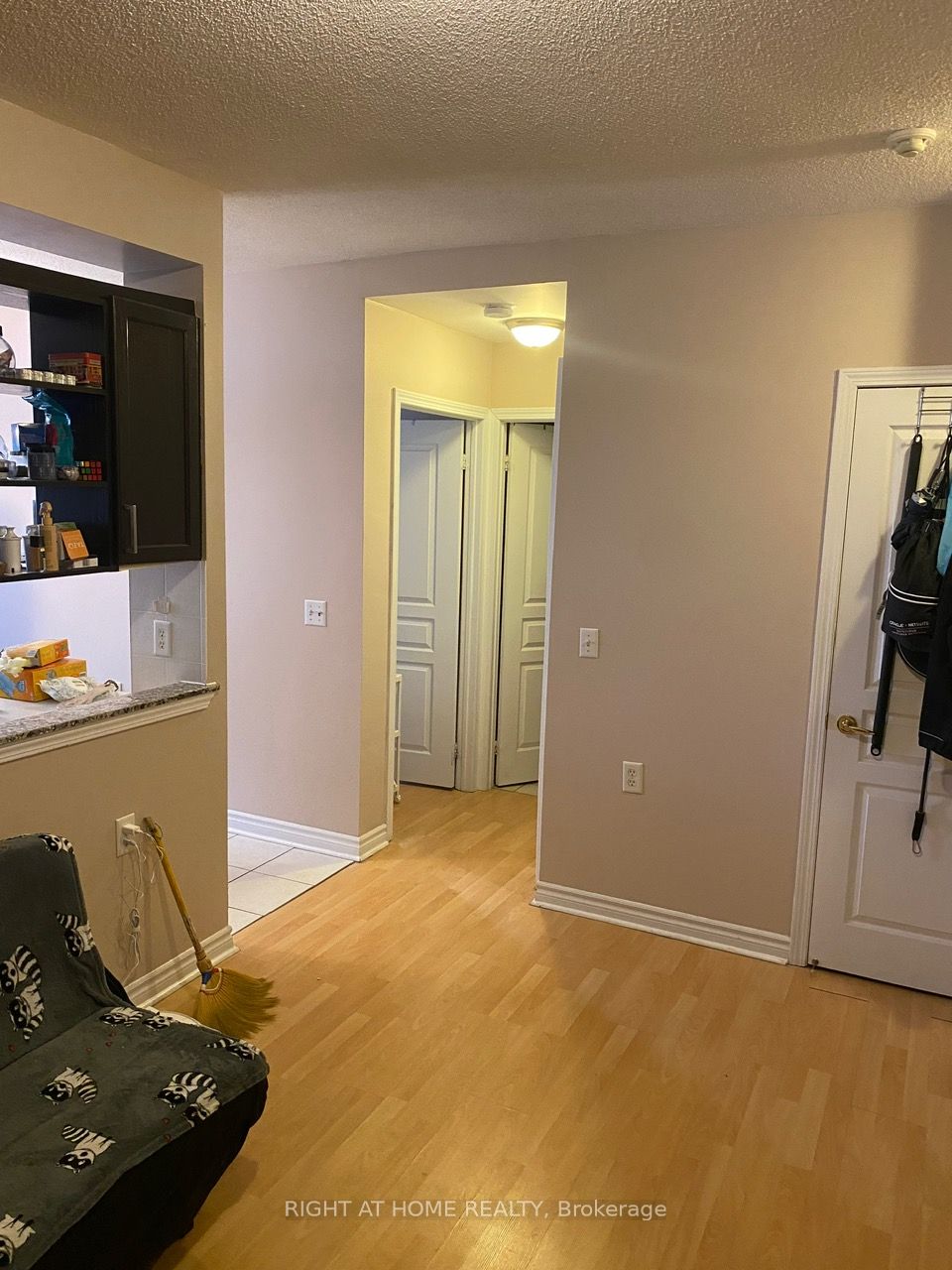 200 E Burnhamthorpe Rd 1504