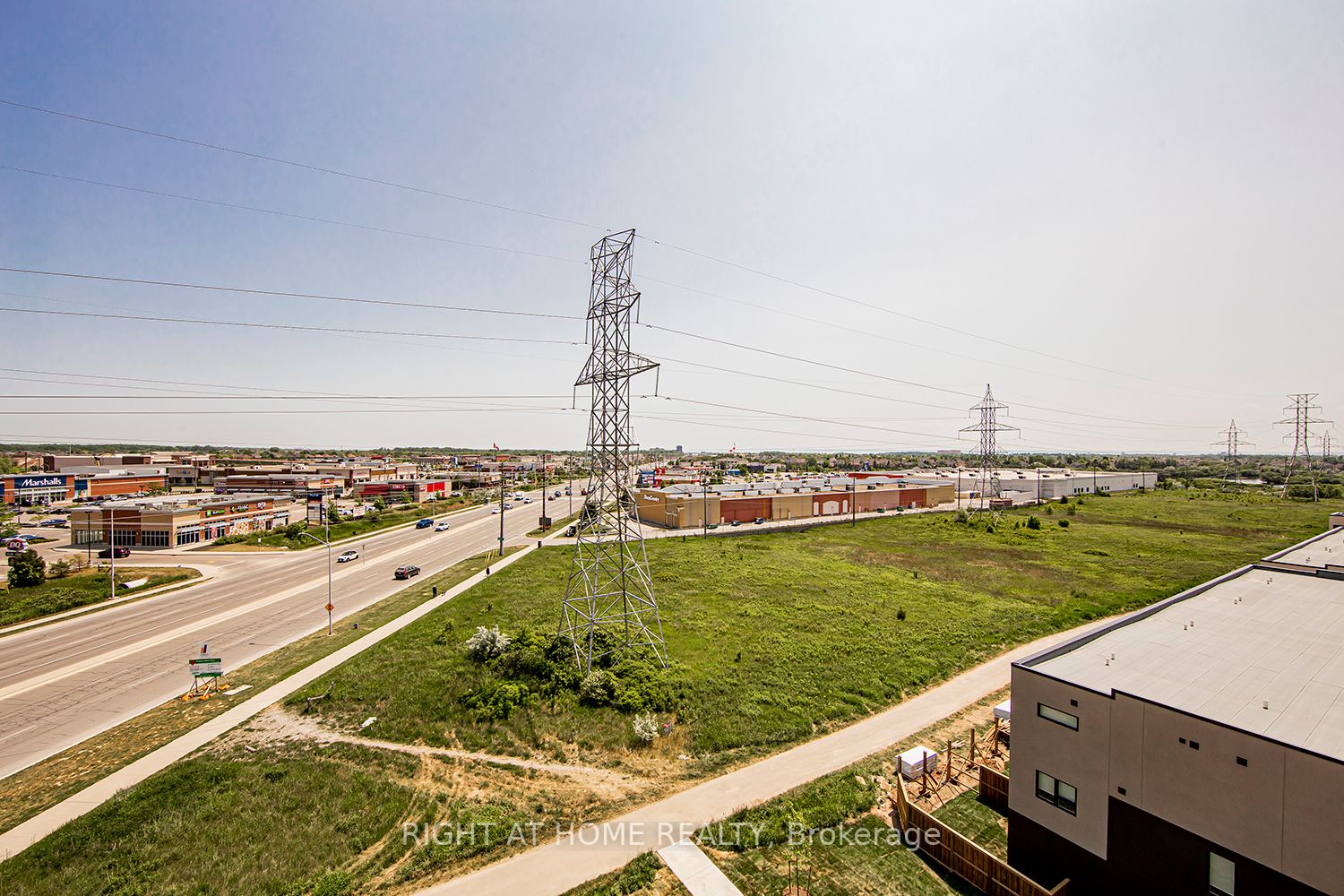 3200 Dakota Common Way B714