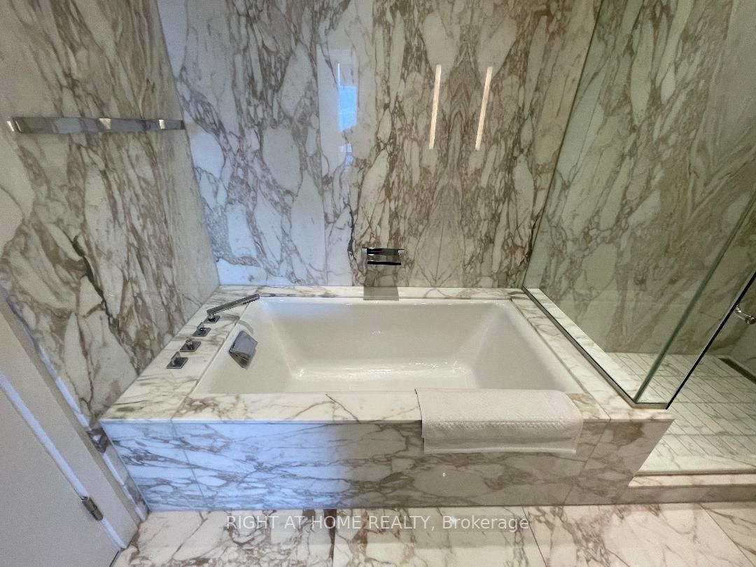 180 University Ave 5607