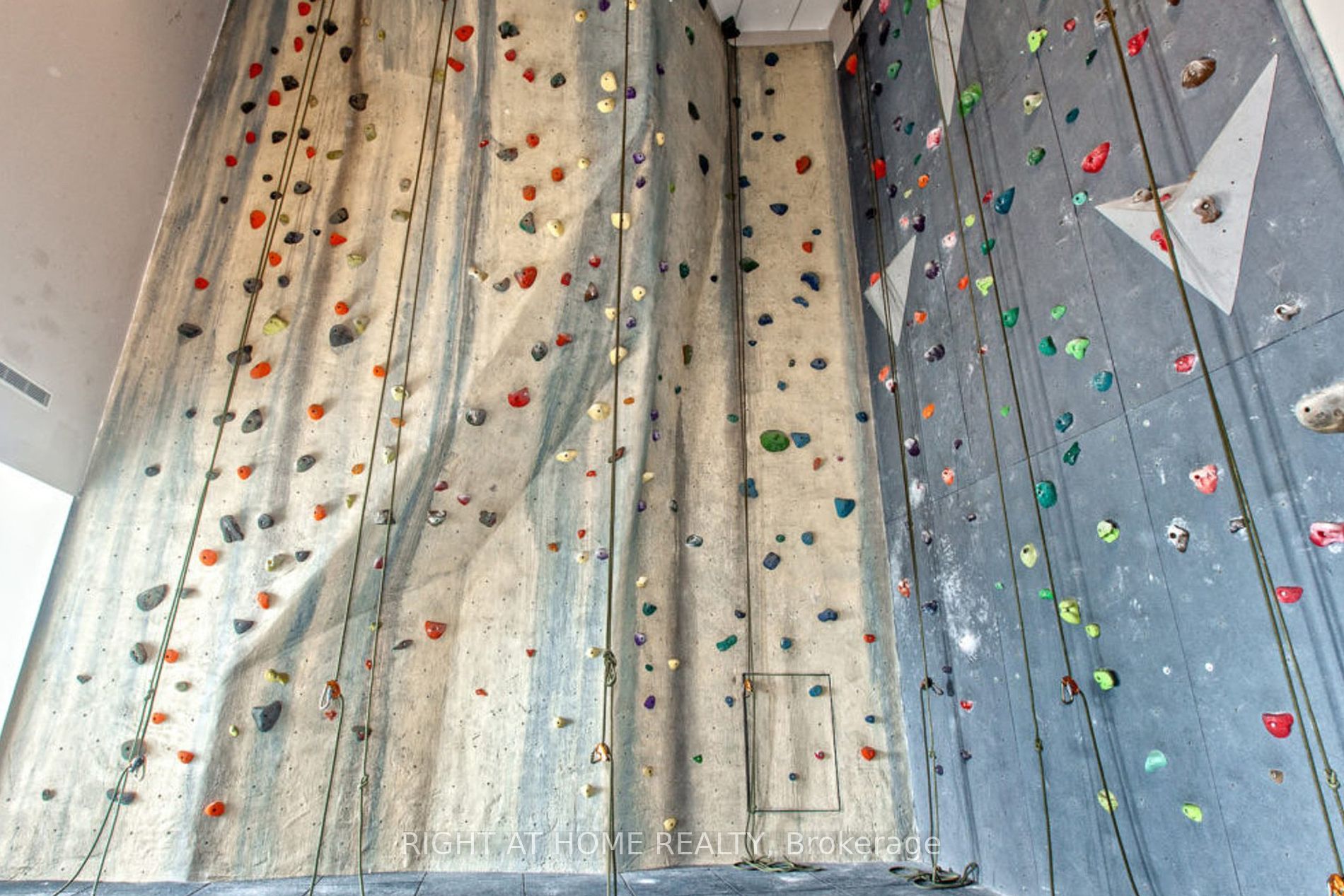 385 Prince Of Wales Dr 602