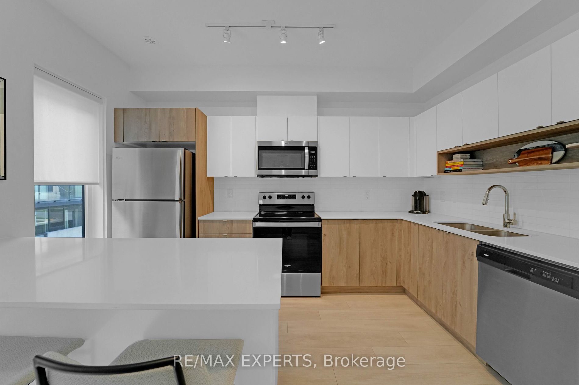1095 Cooke Blvd 37