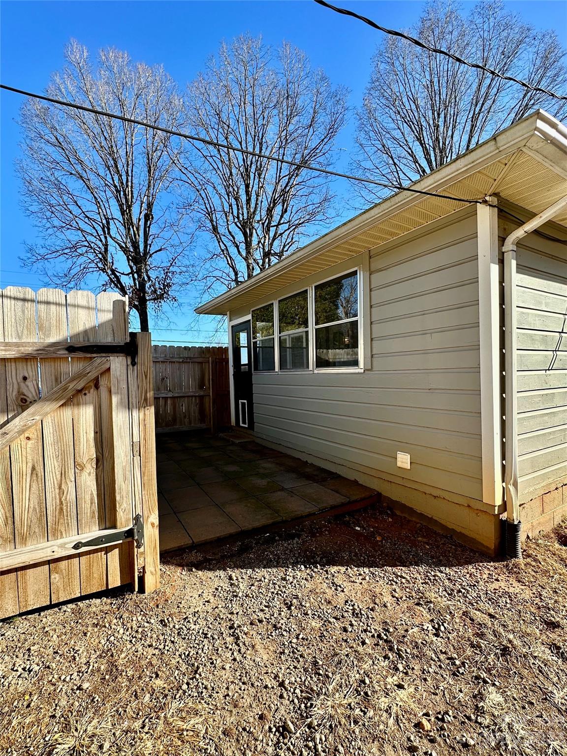 2736 Fairwood Drive